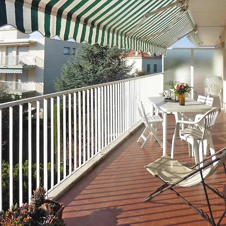 Apartment In Near Sandy Antibes