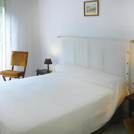 In Near Sandy Apartment Antibes