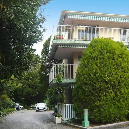 In Near Sandy Appartement